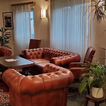 Hotel-restaurant Gulliver בשארג'