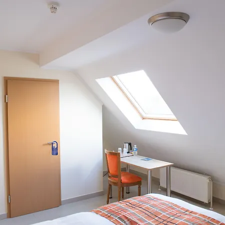 Hotel-restaurant Gulliver בשארג'