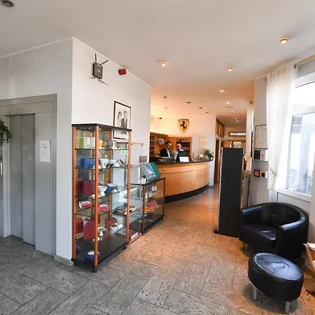 Hotel-restaurant Gulliver בשארג'